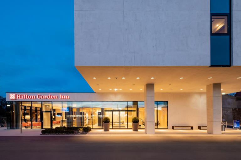 Moderner Eingangsbereich von Hotel