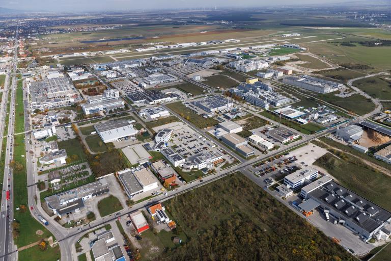 Luftbild nova city Wirtschaftspark Wiener Neustadt nach Norden aufgenommen