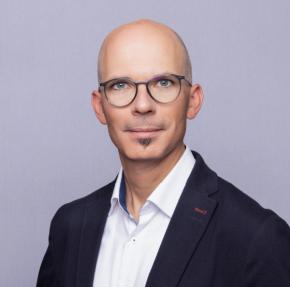 Portraitfoto Jürgen Widhalm