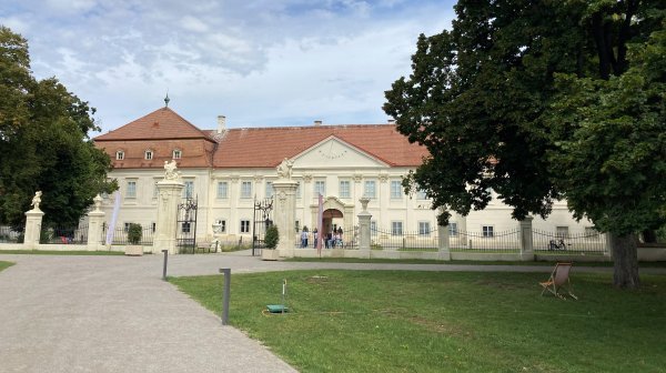 Außenansicht Schloss Marchegg Eingangsbereich