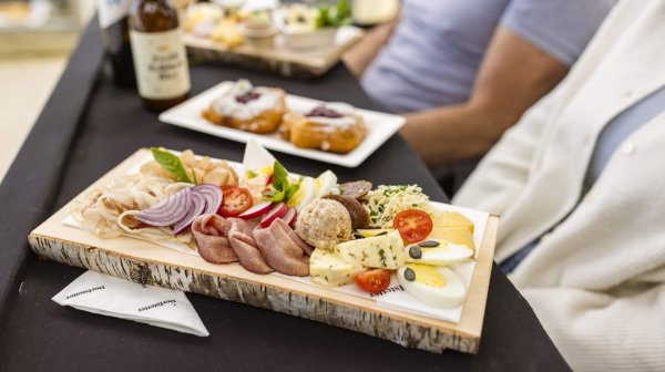 Jause auf einem Brett