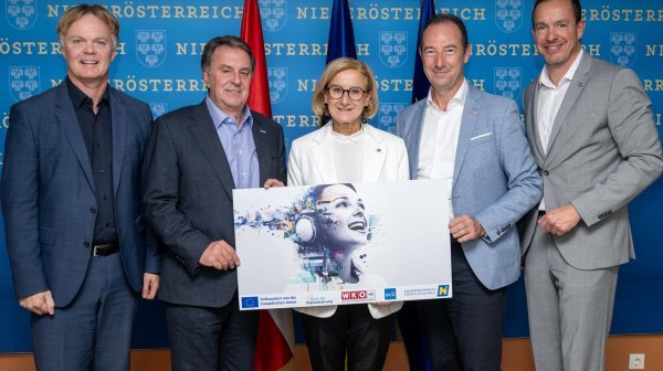 Pressefoto mit 5 Personen