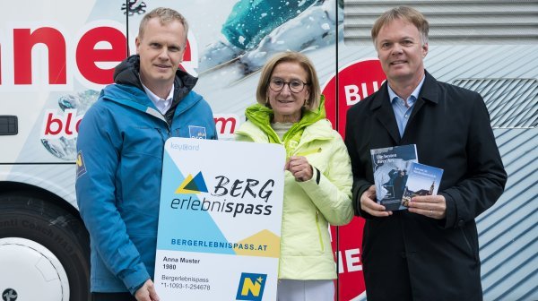 Pressefoto mit 3 Personen