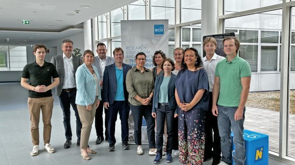 Gruppenbild beim Besuch der Industriellenvereinigung