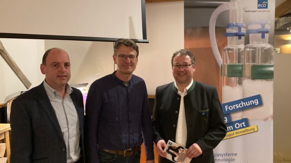 Pressefoto mit 3 Personen