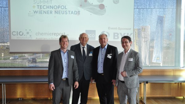 Gruppenfoto Smart Surface Summit